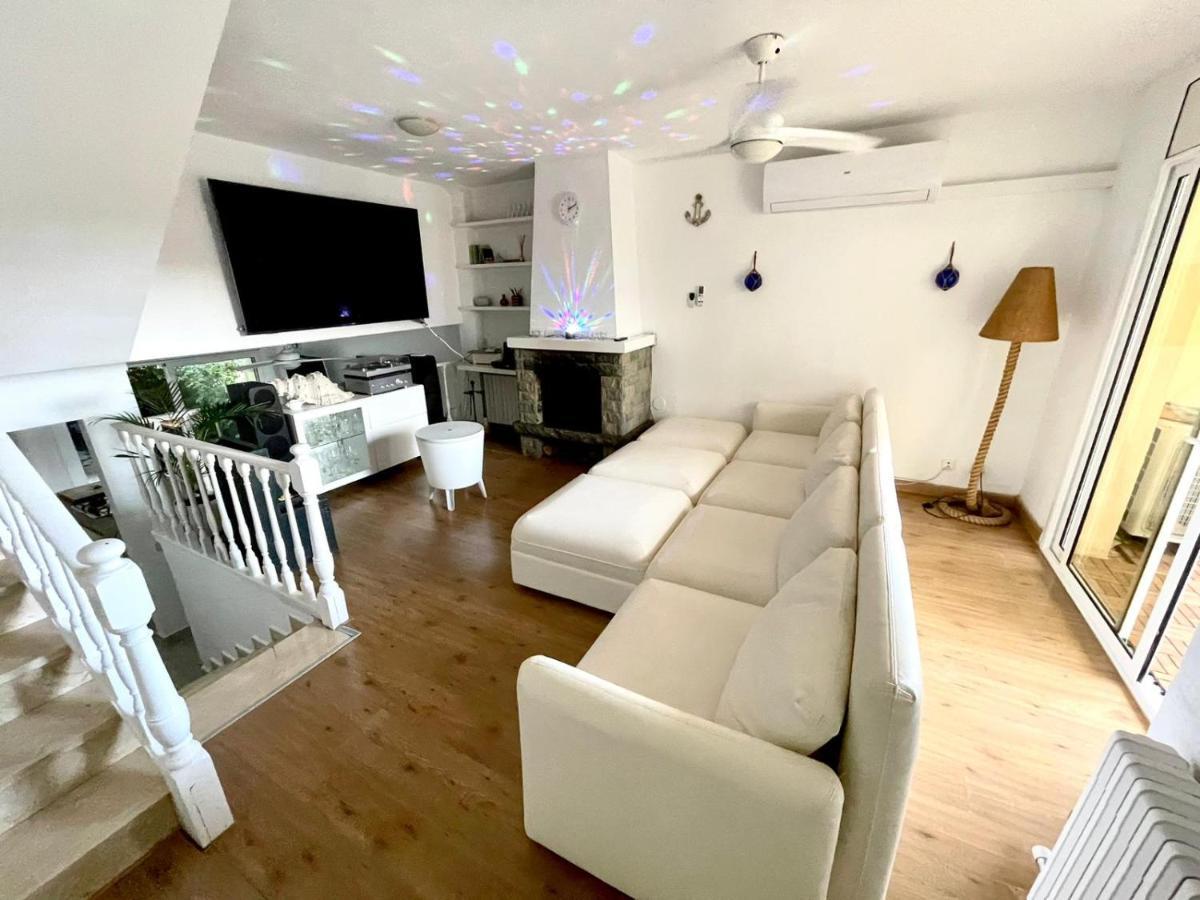 Casa En Masnou Junto A Playa Y Tren别墅 外观 照片