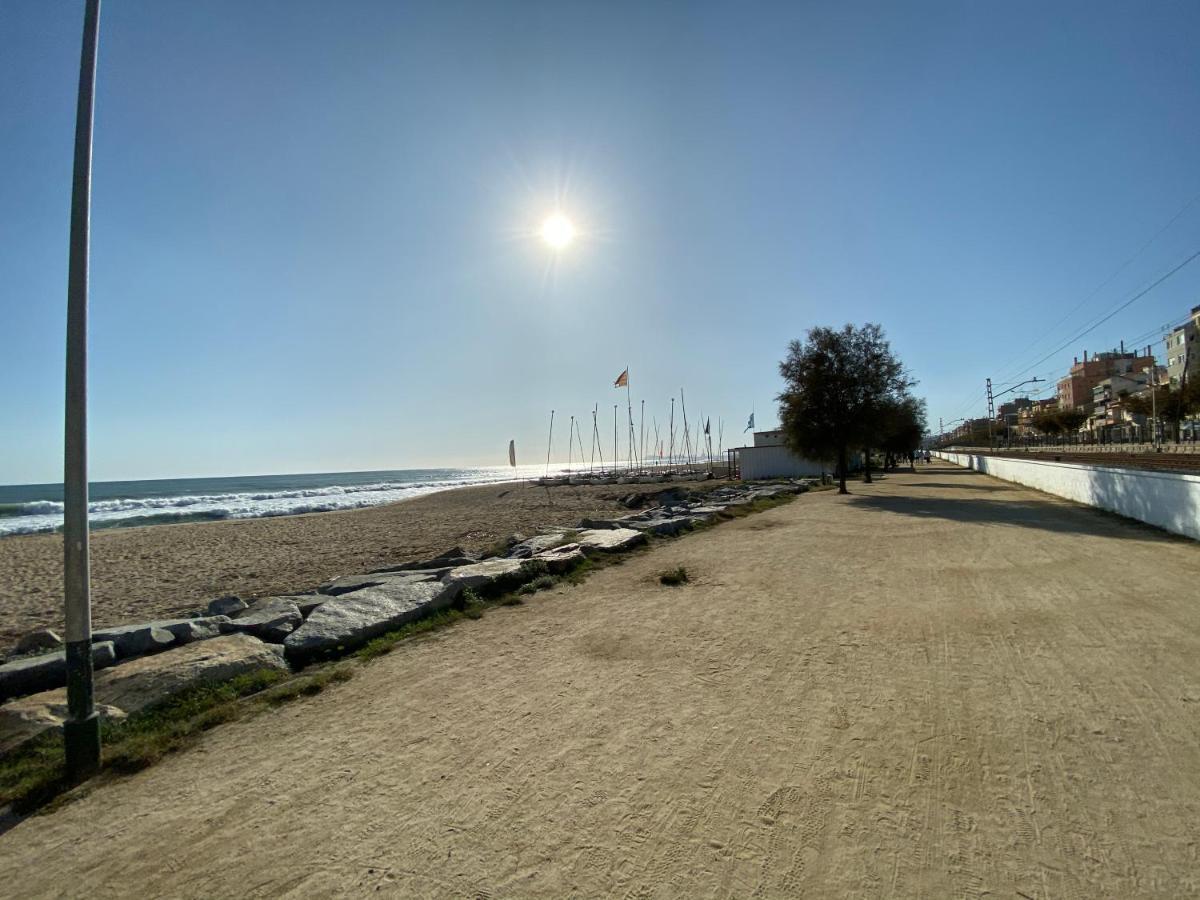 Casa En Masnou Junto A Playa Y Tren别墅 外观 照片